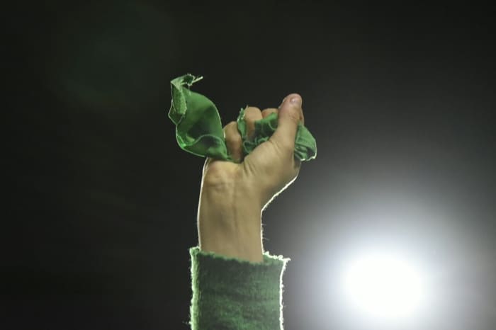 避妊・妊娠は女性の選択！南米フェミニスト運動にそよぐ緑のハンカチ