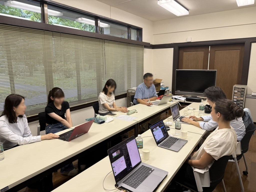 先進国におけるジェンダー平等の欠如について参加者が集まり議論